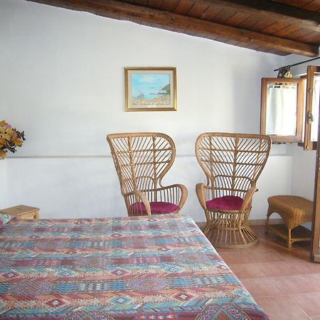 Su Trabi B&B Fluminimaggiore Buitenkant foto