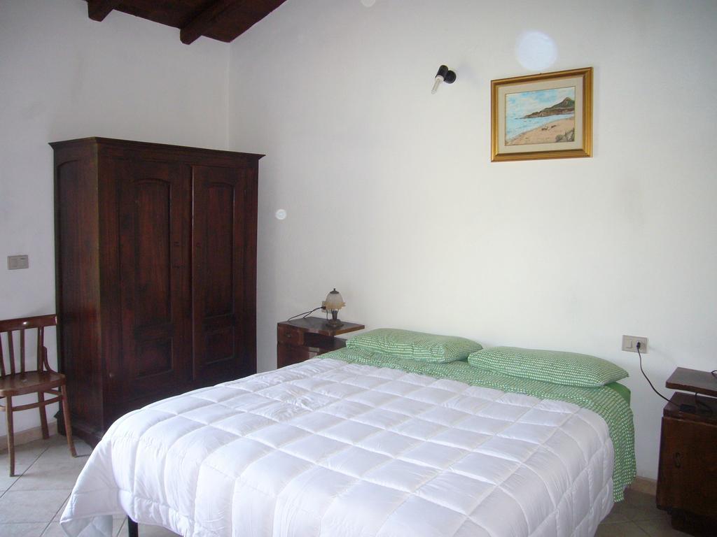 Su Trabi B&B Fluminimaggiore Kamer foto