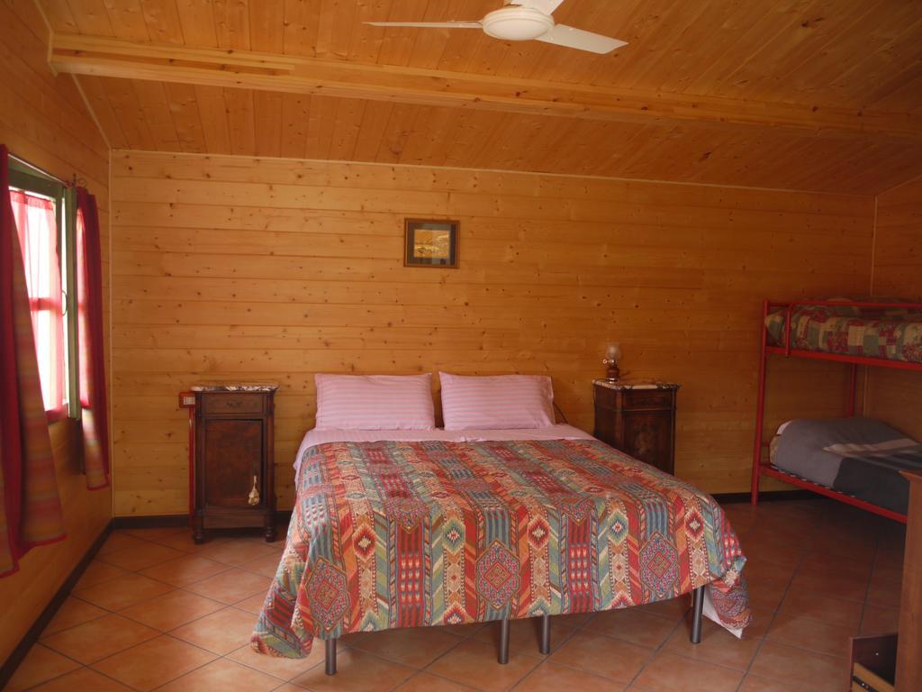 Su Trabi B&B Fluminimaggiore Kamer foto