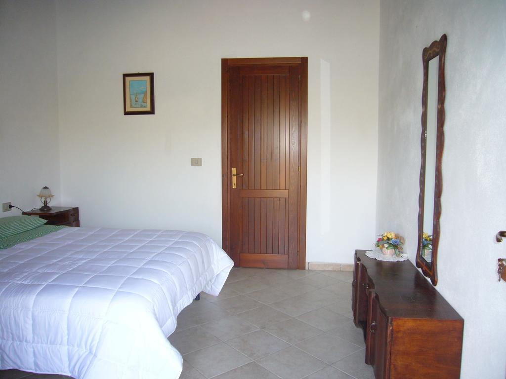 Su Trabi B&B Fluminimaggiore Kamer foto