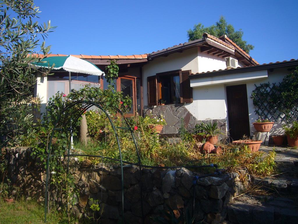 Su Trabi B&B Fluminimaggiore Buitenkant foto