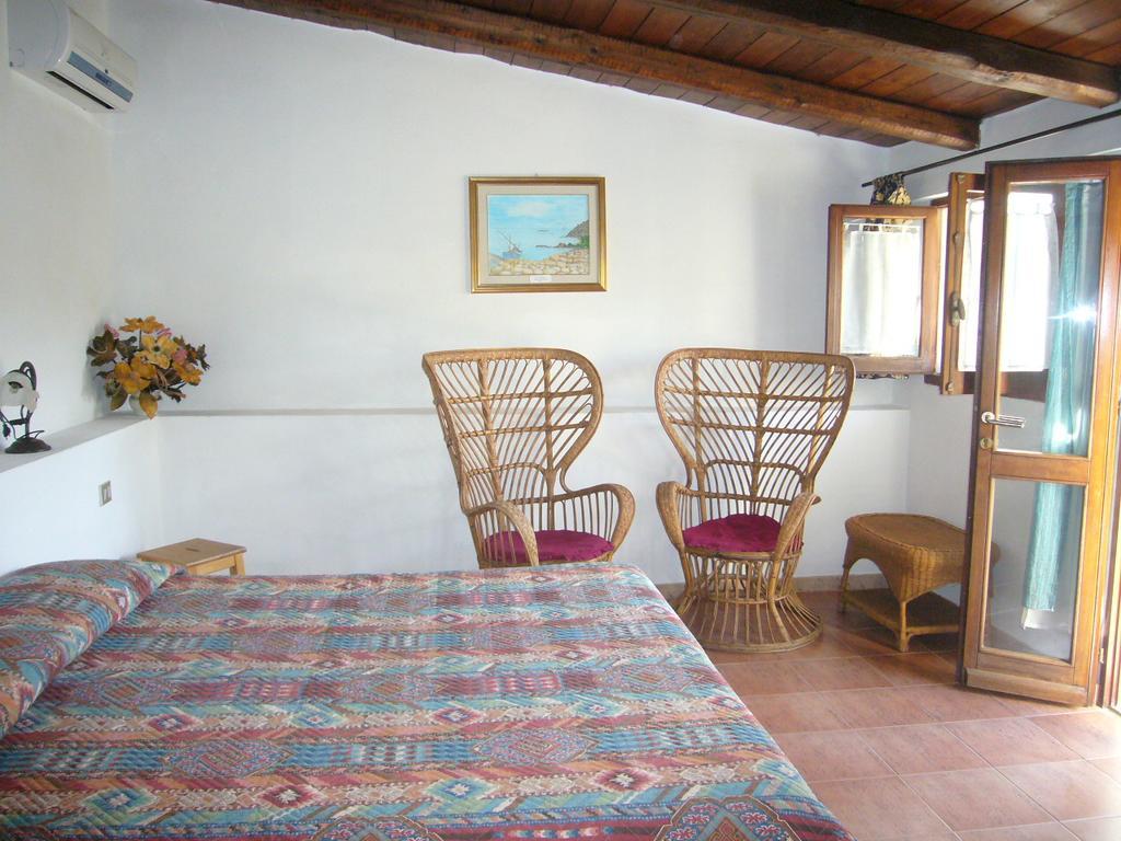 Su Trabi B&B Fluminimaggiore Buitenkant foto