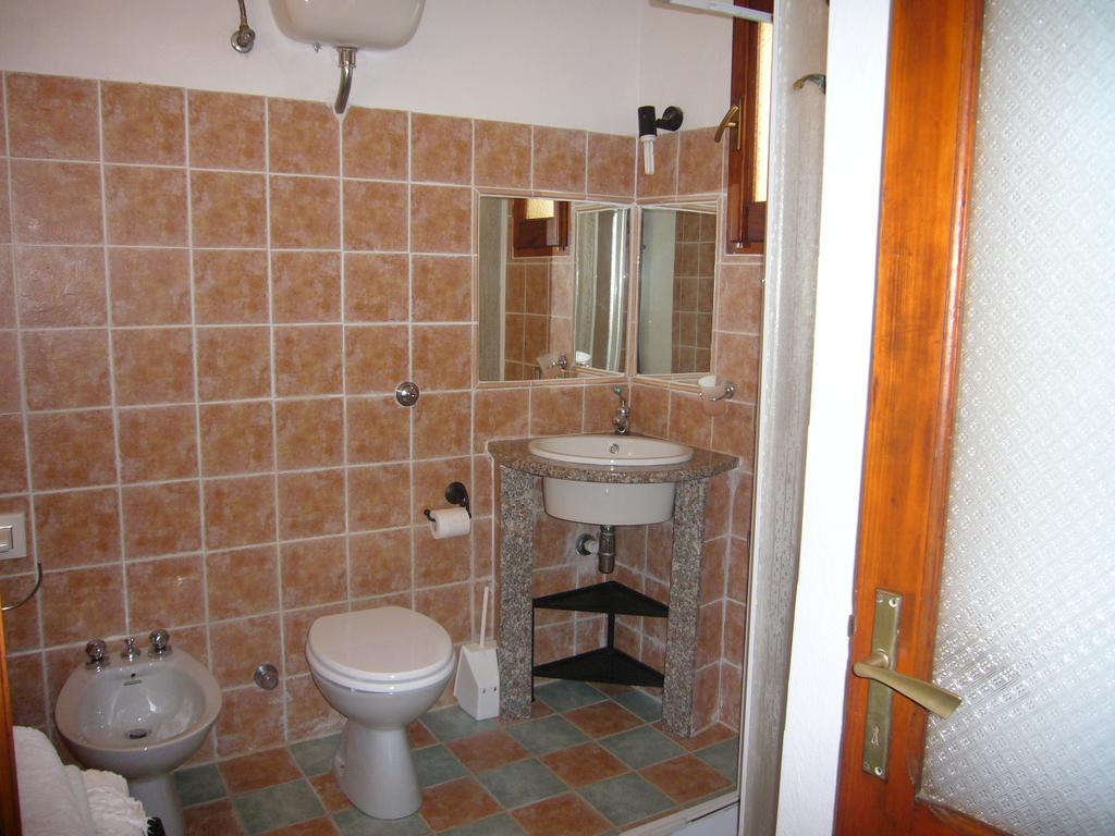 Su Trabi B&B Fluminimaggiore Buitenkant foto